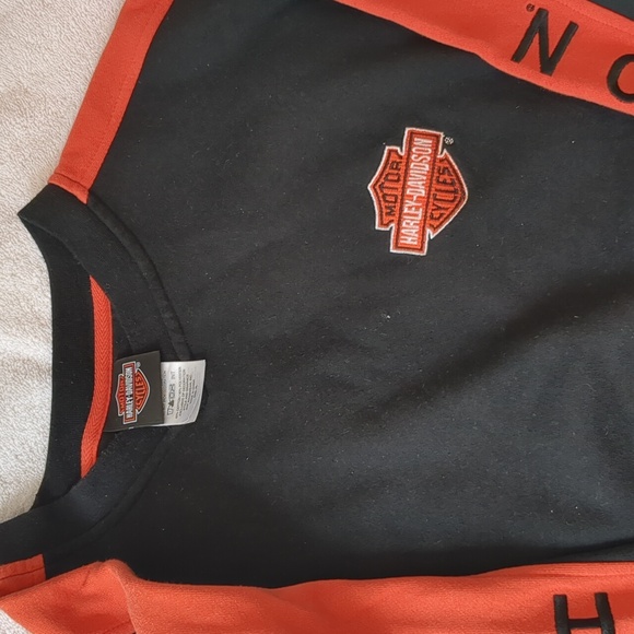 Harley-Davidson Black and Orange pullover Sweatshirt - Picture 2 of 16
